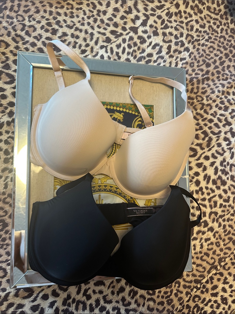 2 Victoria's Secret T-Shirt lightly lined demi bras